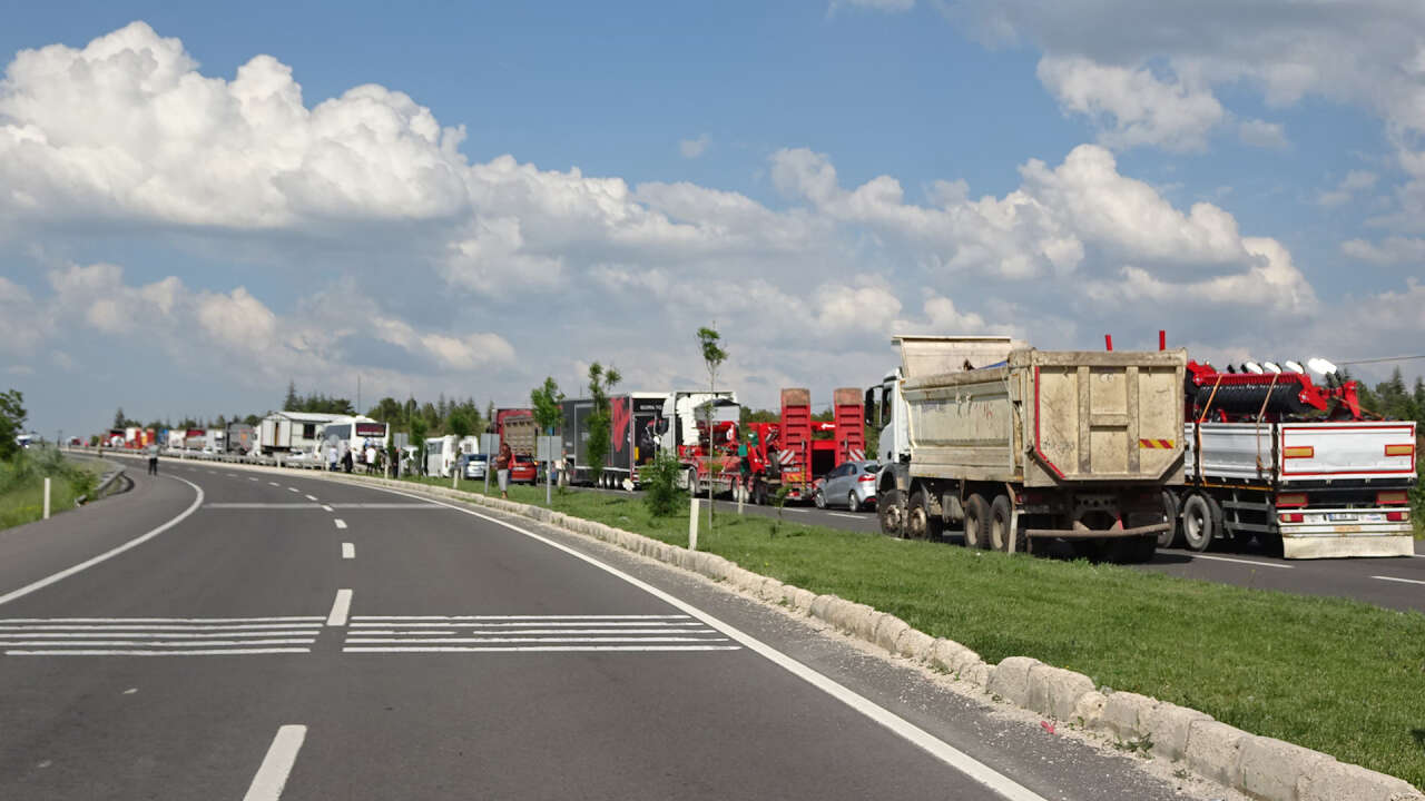 Aksaray’da doğalgaz yüklü TIR bomba gibi patladı! Korku dolu anlar kamerada 5